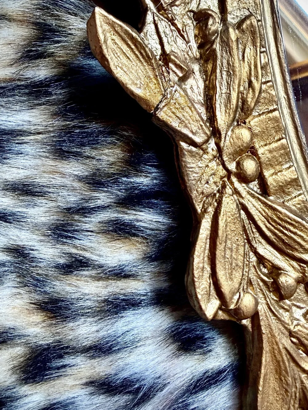Source Unknown decorative round